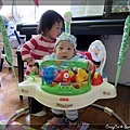 4/14 Q寶第一次坐 jumperoo
