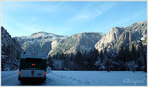 決定坐公車在谷地裡繞繞