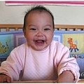 1/28 笑得真開心！（其實是要照嘴裡的小白牙）