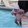 3/19 旅館有露天泳池,小池只有45公分深