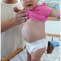 5/3 寶寶的肚子很大!
