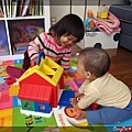 5/29 希望姊姊趕快學會與弟弟分享玩具
