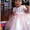 試穿 Ellie 阿姨送的紗裙禮服