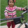 10/1 很喜歡爸爸的腳踏車