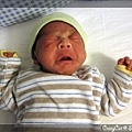 12/7 哭鬧的樣子和姊姊小時候很像 :p