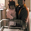 10/23 到醫院探望剛出生的怡君阿姨的貝比