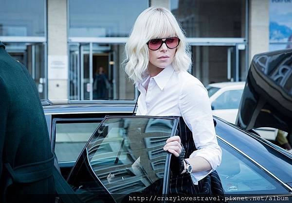 blonde1.jpg blonde1.jpg