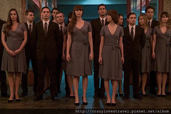 red sparrow.jpg red sparrow.jpg