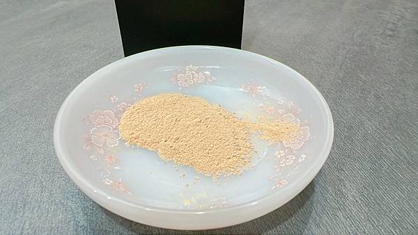 津津根之屋-祕魯黑瑪卡粉的粉末