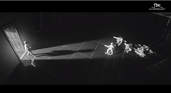 SHINee_Everybody_10.png