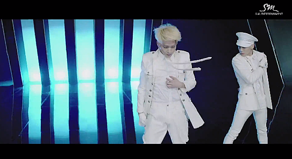 SHINee_Everybody_23.png