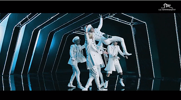SHINee_Everybody_24.png