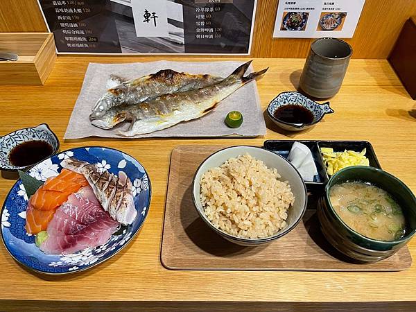 [食記] 台北 德榮軒 初‧一脆皮鰻魚飯專門店