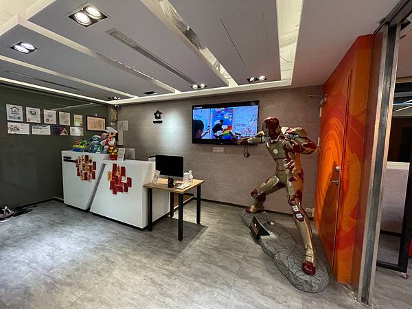 學設計就到赫綵設計學院,Ai平面設計課程新手小