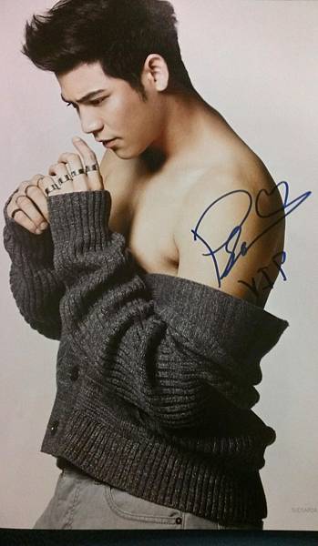 Porshe簽名雜誌內頁