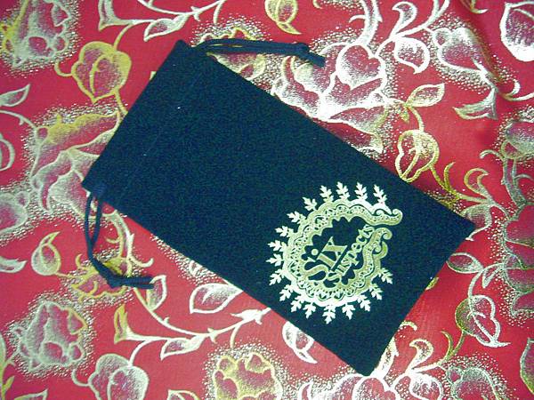 【贈品】全球獨家限量燙金手機袋