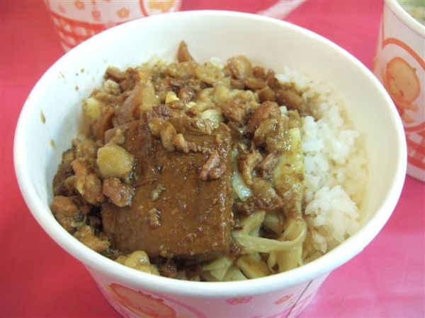 魯肉飯.JPG