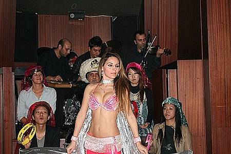 rtw2004.1225899720.14-belly-dancerx.jpg rtw2004.1225899720.14-belly-dancerx.jpg
