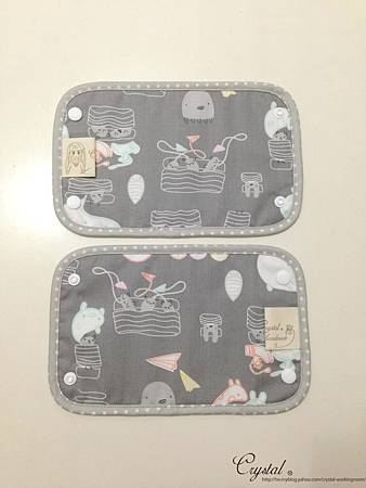 小妖怪-灰粉-Ergo背巾口水巾-3.jpg 小妖怪-灰粉-Ergo背巾口水巾-3.jpg