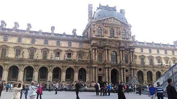 【第一次去歐洲就自助】羅浮宮+巴黎歌劇院+拉法葉百貨