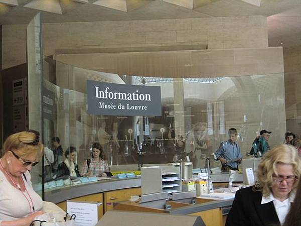 【第一次去歐洲就自助】羅浮宮+巴黎歌劇院+拉法葉百貨 之 地鐵7號線