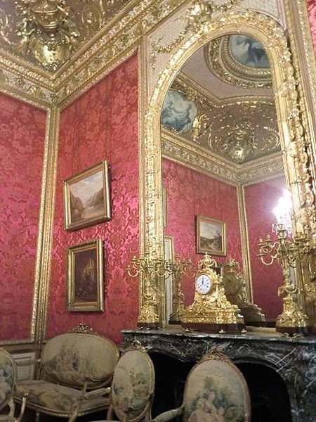 【第一次去歐洲就自助】羅浮宮+巴黎歌劇院+拉法葉百貨 之 地鐵7號線