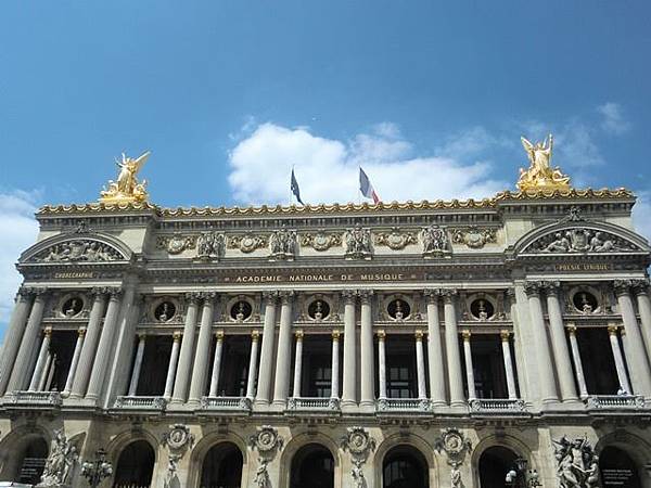 【第一次去歐洲就自助】羅浮宮+巴黎歌劇院+拉法葉百貨 之 地鐵7號線