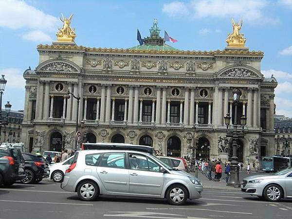 【第一次去歐洲就自助】羅浮宮+巴黎歌劇院+拉法葉百貨 之 地鐵7號線