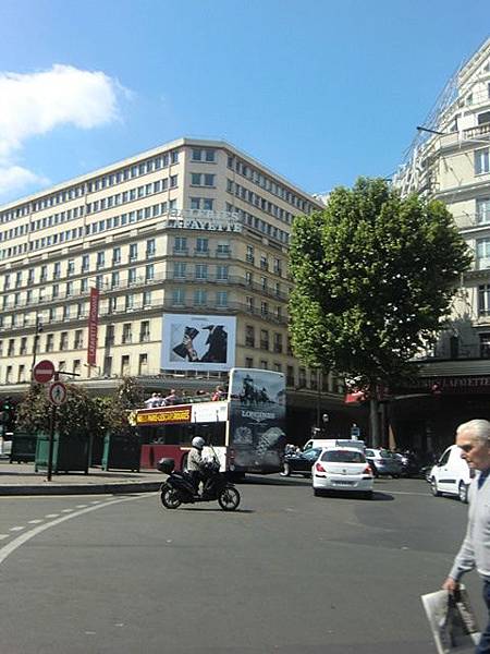 【第一次去歐洲就自助】羅浮宮+巴黎歌劇院+拉法葉百貨 之 地鐵7號線