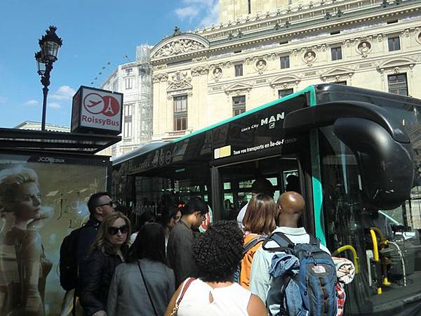 【第一次去歐洲就自助】羅浮宮+巴黎歌劇院+拉法葉百貨 之 地鐵7號線