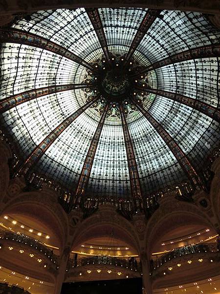 【第一次去歐洲就自助】羅浮宮+巴黎歌劇院+拉法葉百貨 ~ 地鐵7號線