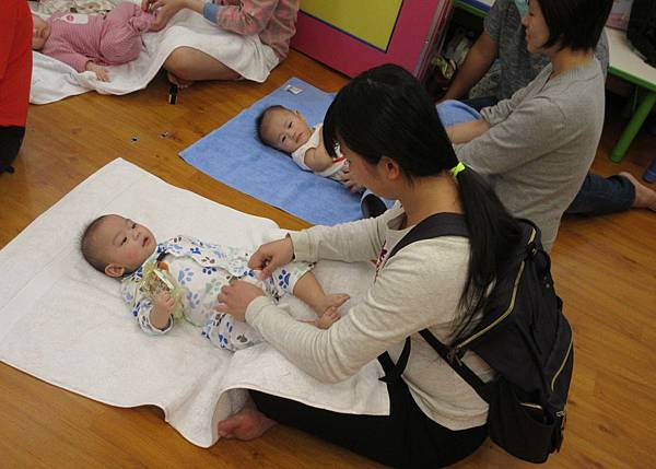 親子Baby嬰幼兒按摩教學 (15).jpg