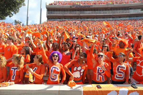 Bet-On-Clemson-Tigers-Football-Lines-600x400.jpg