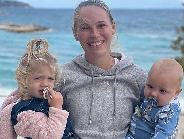 Caroline-Wozniacki-with-her-children.jpeg