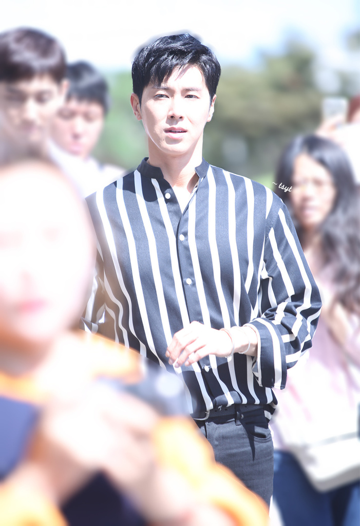 84f460a5gy1fjle8n52tgj212x1kt1kx