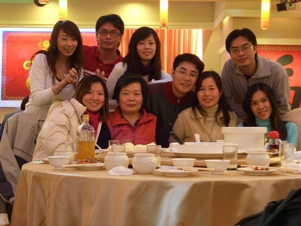 2008/02/06 - 除夕團圓飯和阿姨一家人