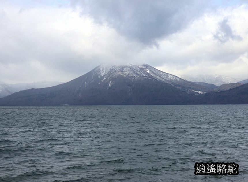 蕭瑟的支笏湖-日本駱駝