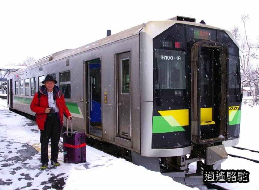 大雪紛飛的美瑛車站-日本駱駝