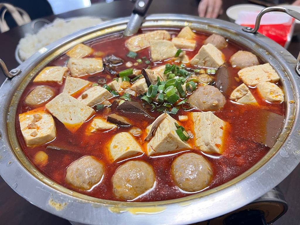「新竹。食記」長興釣蝦場，被釣蝦場耽誤的合菜餐廳，點好點滿瘦不了