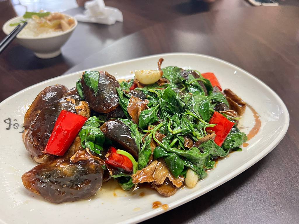 「新竹。食記」長興釣蝦場，被釣蝦場耽誤的合菜餐廳，點好點滿瘦不了