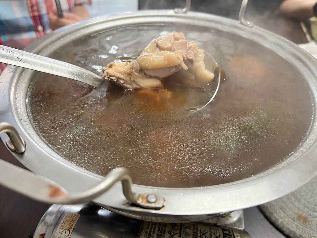 「新竹。食記」長興釣蝦場，被釣蝦場耽誤的合菜餐廳，點好點滿瘦不了