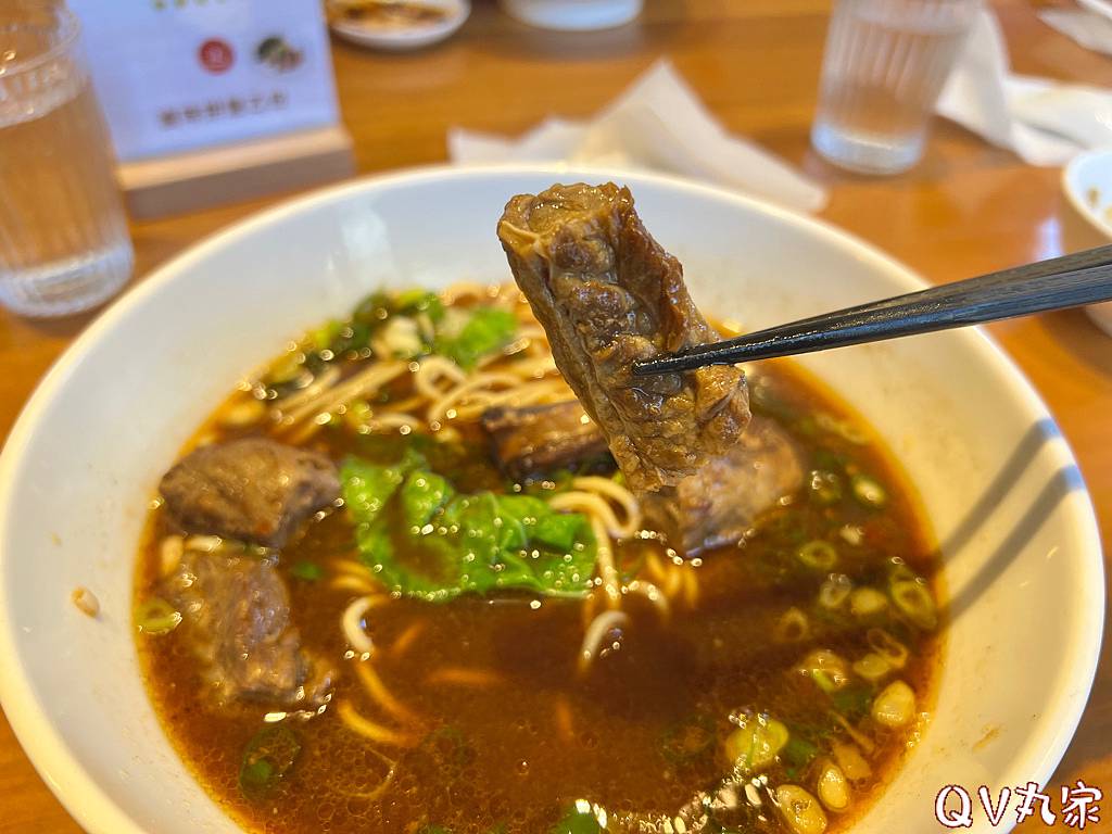 「新竹。牛肉麵懶人包」除了經典的之外，你還有隱藏版的好吃牛肉