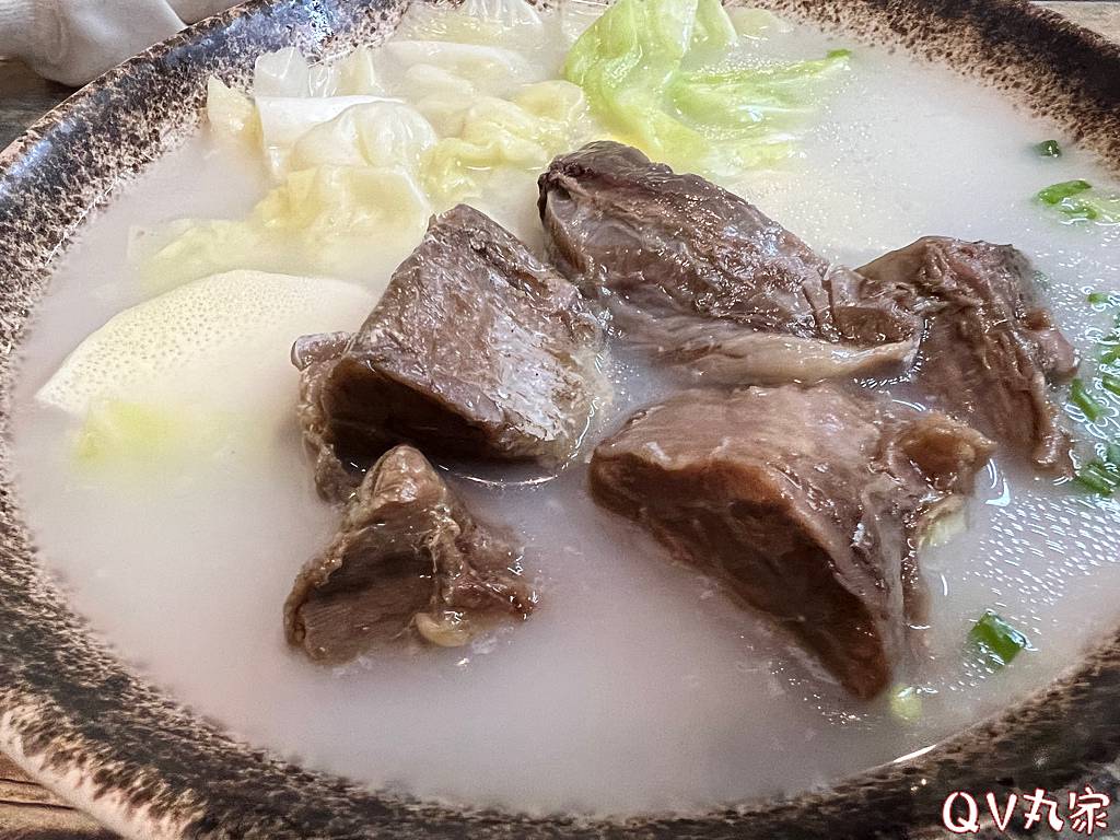 「新竹。牛肉麵懶人包」除了經典的之外，你還有隱藏版的好吃牛肉