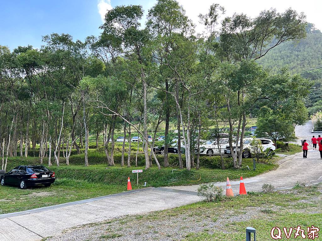 「桃園。露營」可飛鹿營區，有沙坑、戲水池、大草皮和五星級衛浴