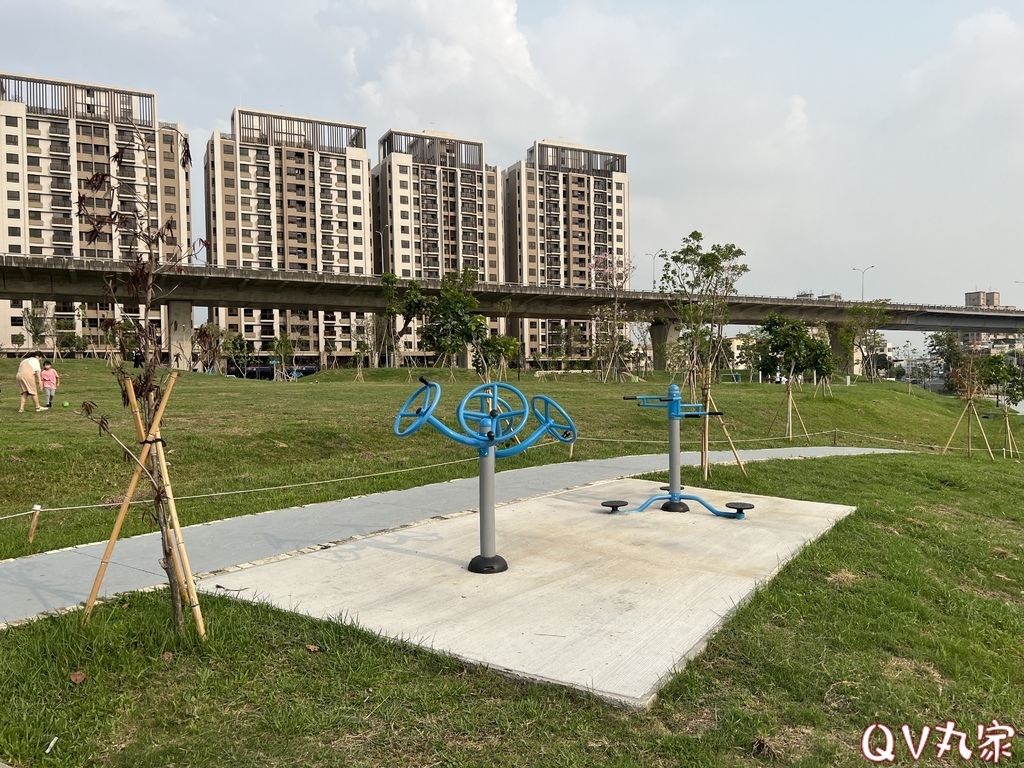 「台中。遊記」馬卡龍公園，全台最高11公尺戶外溜滑梯，攀爬網