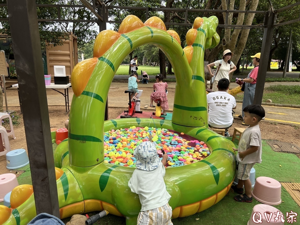 「桃園。遊記」埔心牧場，萌萌村，可愛動物區，賽金豬賽福羊，牛