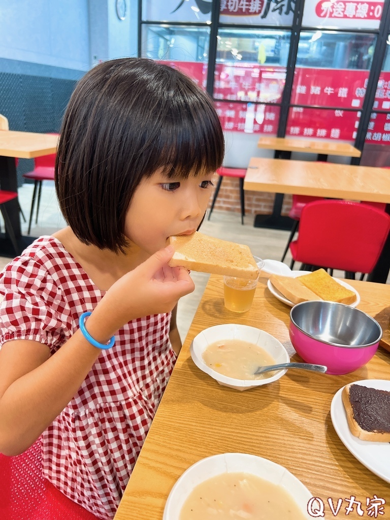 「新竹。食記」大廟厚切牛排-新豐店，雙拼牛+雞/ 厚切牛排/