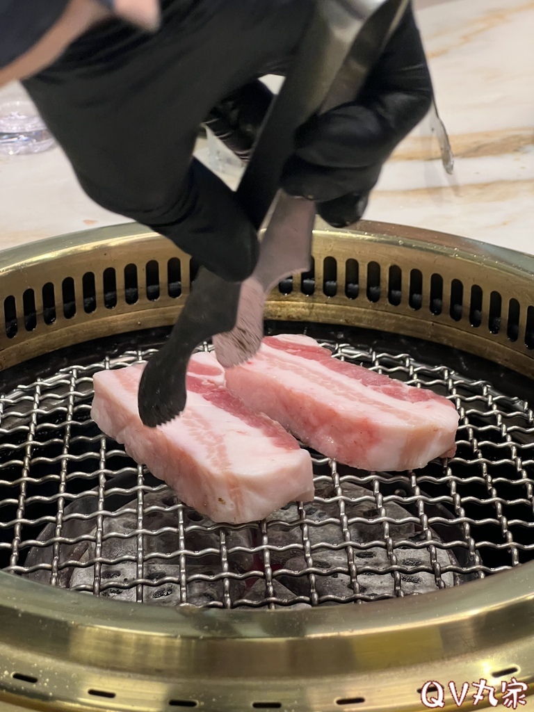 「新竹。食記」老井極上燒肉，台中三大燒烤北上插旗，極致美味和