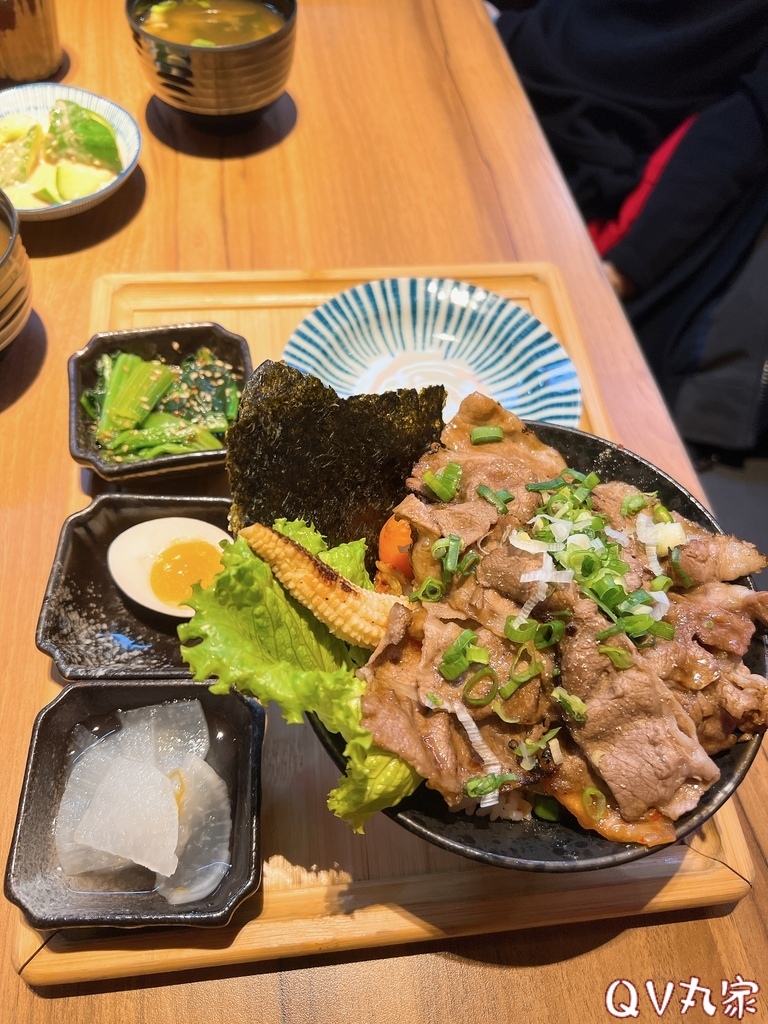 「新竹。食記」大河屋燒肉丼串燒-新竹忠孝大潤發店，串燒丼飯都