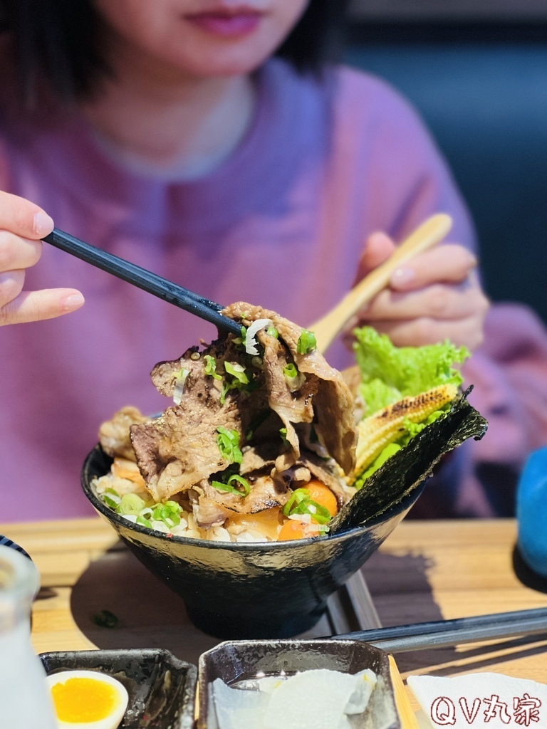 「新竹。食記」大河屋燒肉丼串燒-新竹忠孝大潤發店，串燒丼飯都